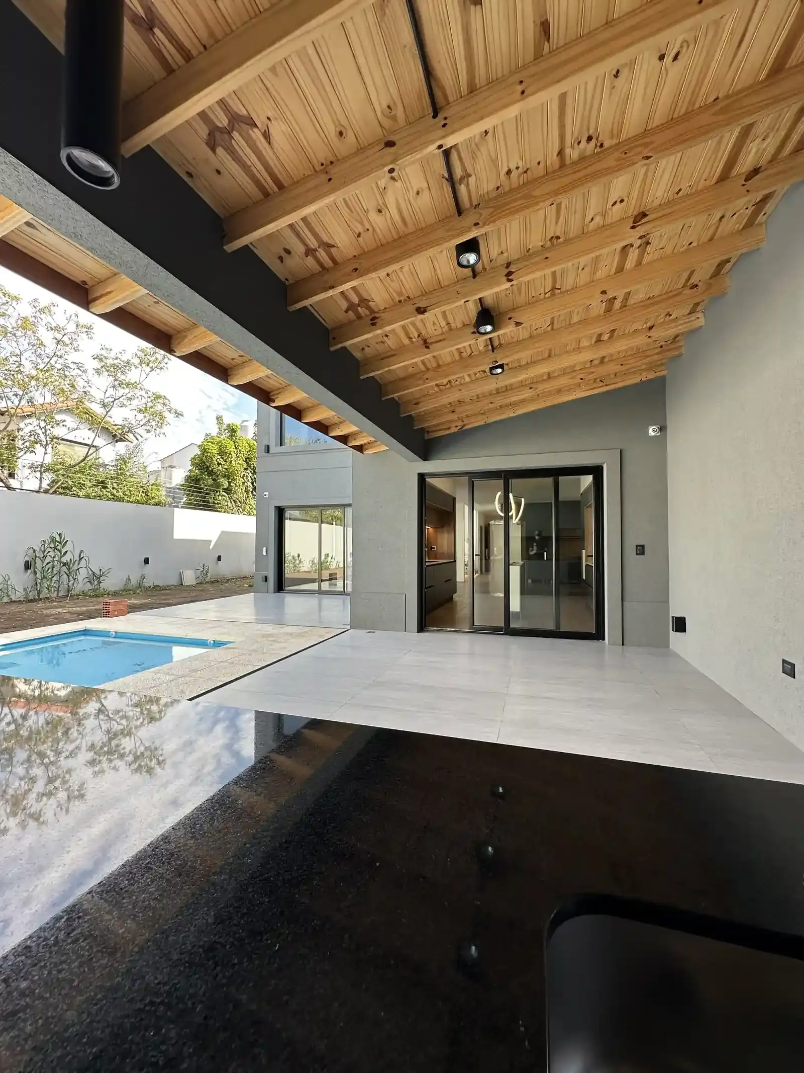 Casa Adrogué, living comedor integrado con la cocina